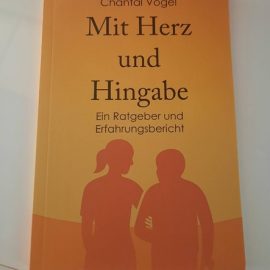 📖💅 Mit Herz & Hingabe – Mein Buch über Schönheit, Menschlichkeit und stille Gespräche im Seniorenheim 📖💅 Mit Herz & Hingabe – Mein Buch über Schönheit, Menschlichkeit und stille Gespräche im Seniorenheim